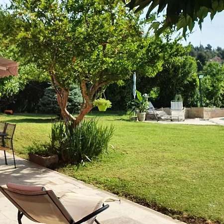 Holiday home Mas Provencal Dans Son Ecrin De Verdure Toulon